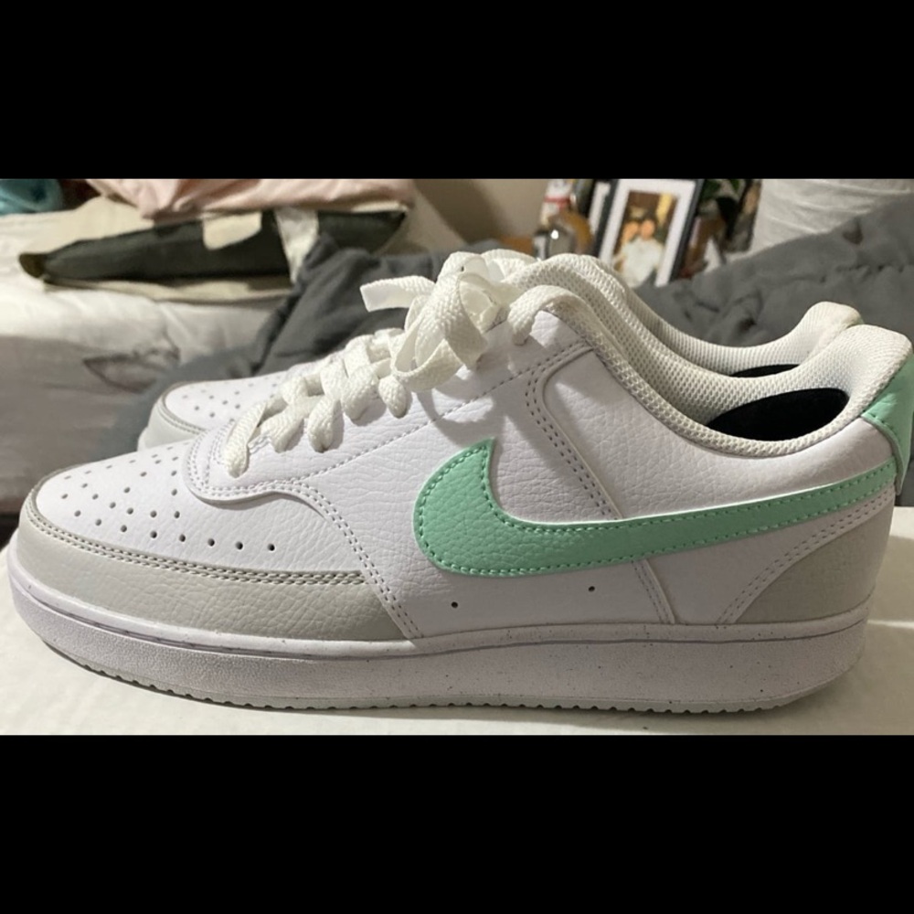 Nike court vision Mens 7.5/ women’s 9.5

Brand new